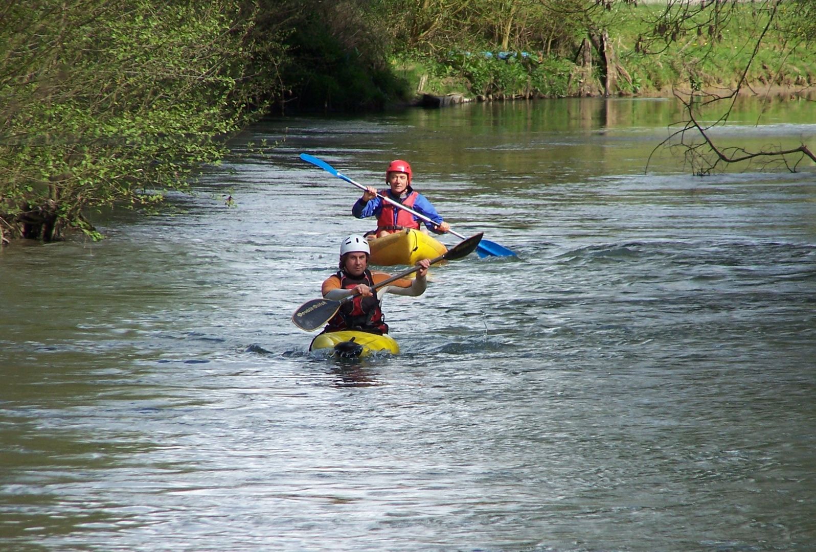 Deux kayakistes sur la Canche